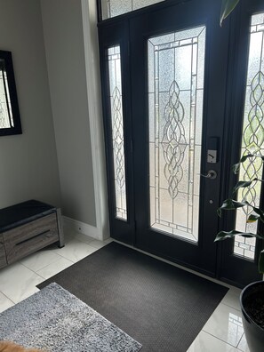 Interior - Modern Stunning House 4Bed 2.5 bath  (Kitchener)