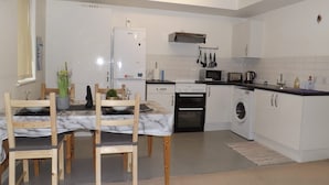 Apartment | Private kitchen - Charming 1-bed Apartment in Barking (Barking)