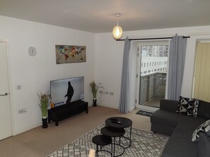 Apartment | Living area - Charming 1-bed Apartment in Barking (Barking)