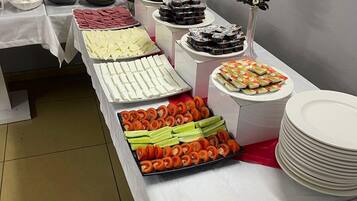 Tägliches inbegriffenes Frühstücksbuffet