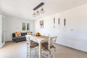 Apartment | Esszimmer