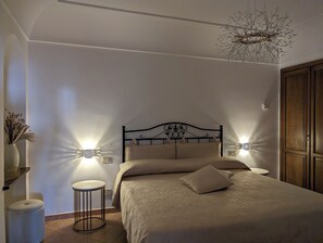 2 bedrooms, free WiFi, bed sheets - Perfect destination for families and friends, nestled between seas and mountains (Praiano)