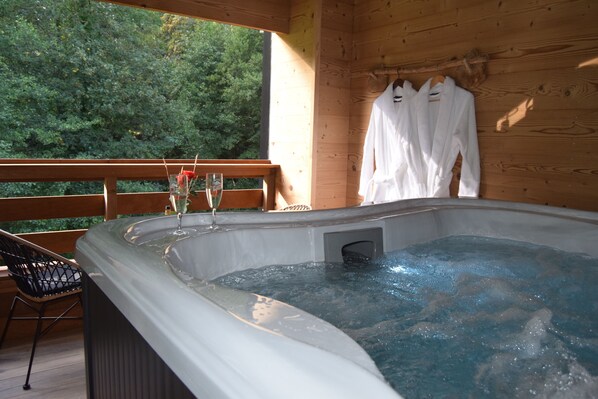 Bain à remous extérieur