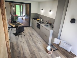 Micro-ondes, four, plaque de cuisson