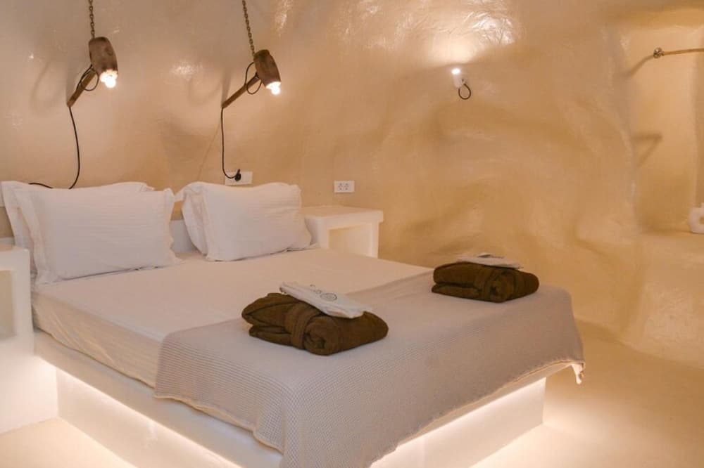 Dream on Adamas Milos