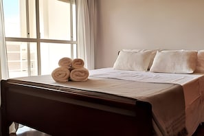 1 bedroom, iron/ironing board, WiFi, bed sheets - Hornera San Juan - Bright Balcony Apartment (Rosario)