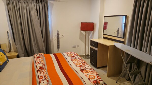 Lejlighed - 1 queensize-seng - tekøkken | 1 soveværelse, strygejern/strygebræt, gratis Wi-Fi