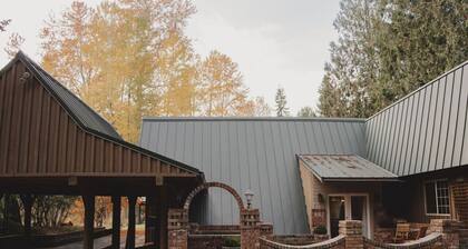 Enchanting Forest Estate - Gather, Hot Tub & Sauna
