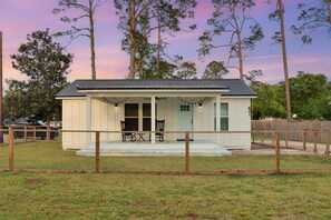 Rumah, Beberapa Tempat Tidur (The Surf Ranch) | Eksterior