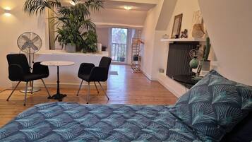 2 chambres, fer et planche Ă repasser, Wi-Fi, draps fournis