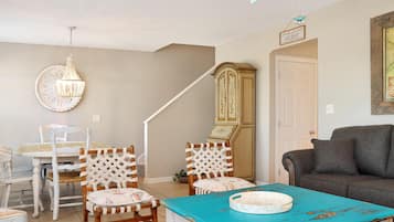 Townhome, Multiple Beds (The Palms 2B) | Interior