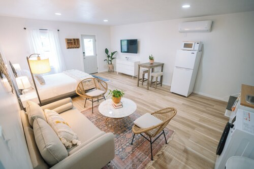 The Guest House at 5th & Carter