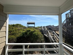 Property grounds - Sea Captain's Cottage Oceanfront (Kill Devil Hills)