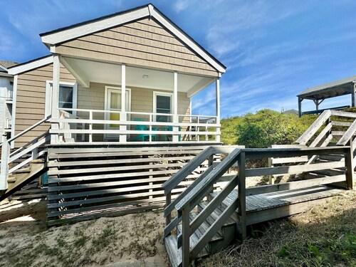 Sea Captain's Cottage Oceanfront