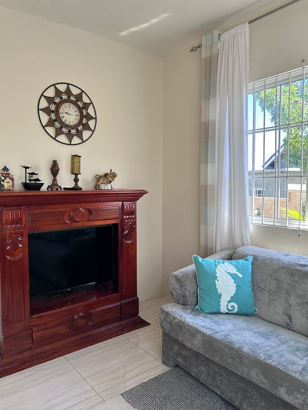 Adorable 1bed Cottage Walk To The Beach - Caribbean