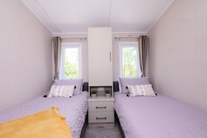 Room - New - Water Lily Lodge Luxury Lakeside Lodge (Malton)