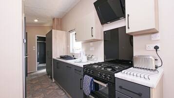 Kabin | Dapur pribadi | Lemari es, oven, kompor, dan mesin pencuci piring