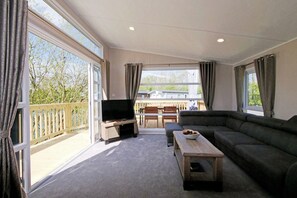 Cabin | Living area