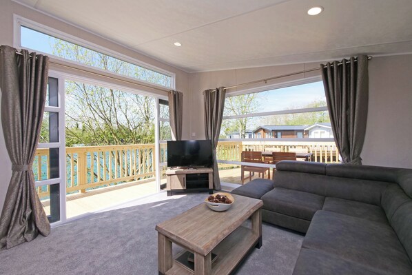 Cabin | Living area - New - Water Lily Lodge Luxury Lakeside Lodge (Malton)