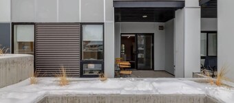 Pet Friendly Apartment w/ Free Underground Parking