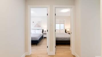 4 bedrooms, desk, iron/ironing board, travel crib