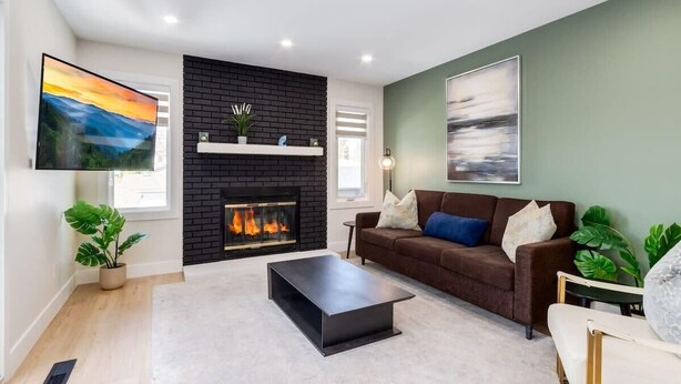Living area - Pet Friendly 4BDR w/ Main Floor office/Bed (Calgary)