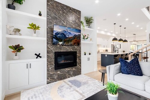 HotTub, 3 King Beds & Double Car Garage