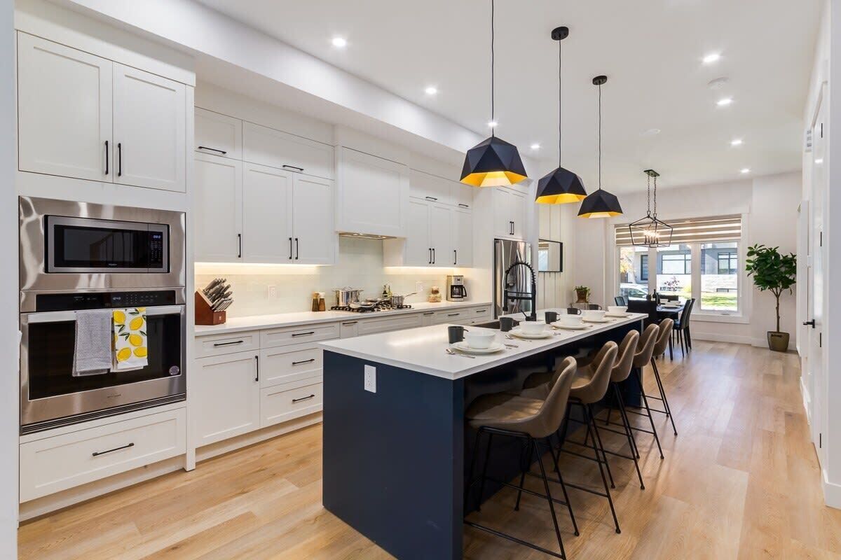 Refrigerador, microondas, horno, placa de cocina