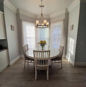 Dining - Horseshoe Manor (Little River)