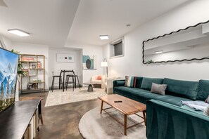 TV, fireplace, offices