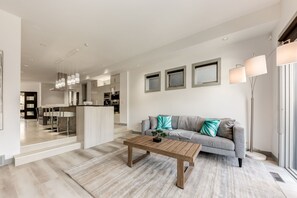 TV, fireplace, offices - Newly Renovated Single Family Home w/ Hot Tub, Garage & King Bed (Calgary)