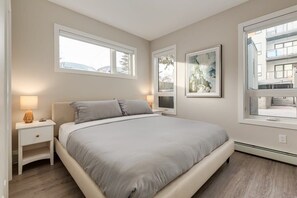 2 bedrooms, desk, iron/ironing board, travel cot