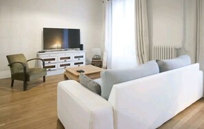 Living area - Family Appartement (Saint-Maur-des-Fossés)