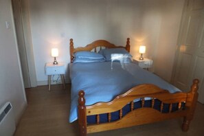 3 dormitoris, planxa i posts de planxar, wifi i roba de llit 