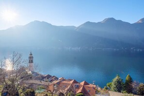 Unclassified image, 4 of 13, button