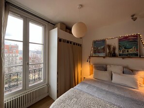 1 habitación, tabla de planchar con plancha, wifi y ropa de cama 