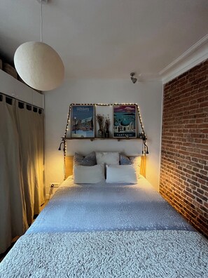 1 habitación, tabla de planchar con plancha, wifi y ropa de cama 