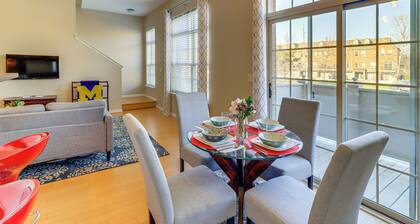 Michigan Townhome w/ Smart TV: 25 Mi to Detroit!