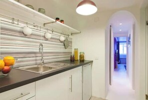 Private kitchen - Lisbon Sant'ana Apartment Chiado (Lisboa)
