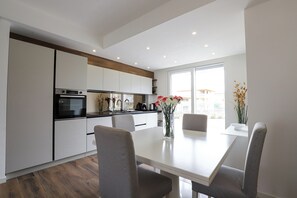 Private kitchen - 3 Bedroom Private vacation home in Lazise Verona (Lazise Verona)