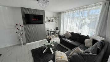 Ferienhaus | Wohnbereich | Fernseher