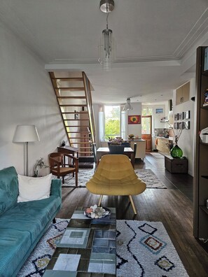 Living area - Maison de Ville à Courbevoie, Située à 10 Minutes à Pied de La Défense et Paris (Courbevoie)