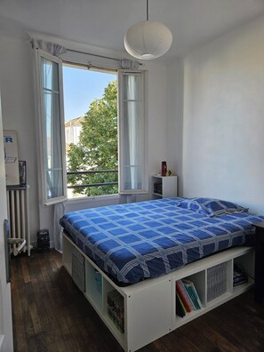2 bedrooms, iron/ironing board, WiFi, bed sheets - Maison de Ville à Courbevoie, Située à 10 Minutes à Pied de La Défense et Paris (Courbevoie)