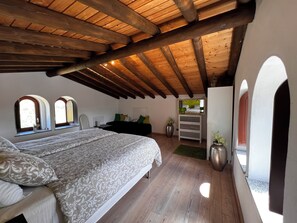 2 bedrooms, Internet - Casa Grande, spacious, stylish two bedroom Casa, close to Castelo de Vide (Castelo de Vide)