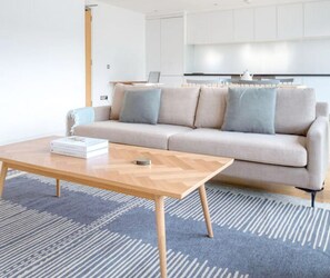 Apartment | Living area - Amazing Place by Liverpool St Station (London)