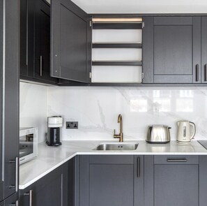 Private kitchen - Impeccable 2-bed Apartment in London (London)