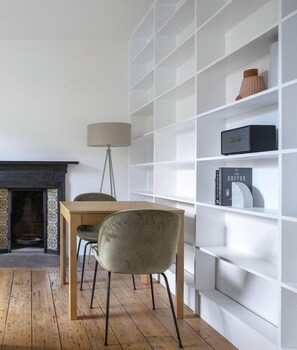 Apartment | Interior - Best Spot by Shoreditch Box Park (London)