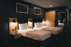 Deluxe Triple Room, Mountain View | Premium bedding, laptop workspace, soundproofing, free WiFi - Burç Airport Hotel (Trabzon)