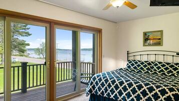 4 bedrooms, iron/ironing board, free WiFi