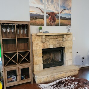 Interior - Cowboy Pool Oasis (Bastrop)